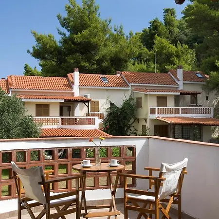 Amaryllis Summer Maisonettes *