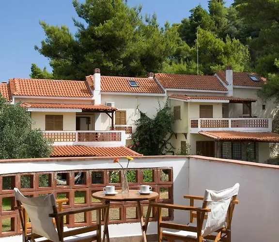 Amaryllis Summer Maisonettes *